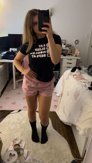 Sara dobrik image