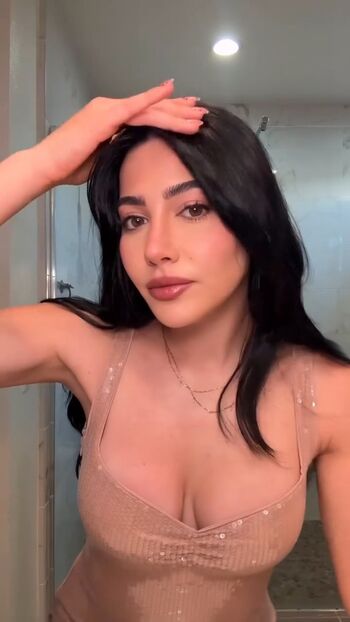 Sara hesri image