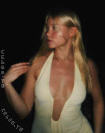 Sara manner image
