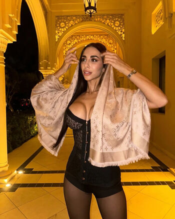 Sara rosa sfamurri image