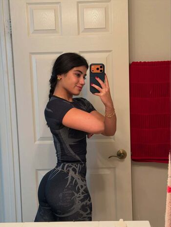 Sara saffari image