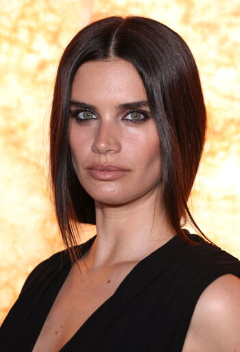 Sara sampaio page 2 image