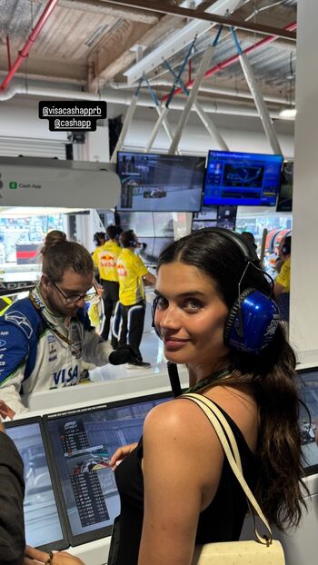 Sara sampaio page 2 image