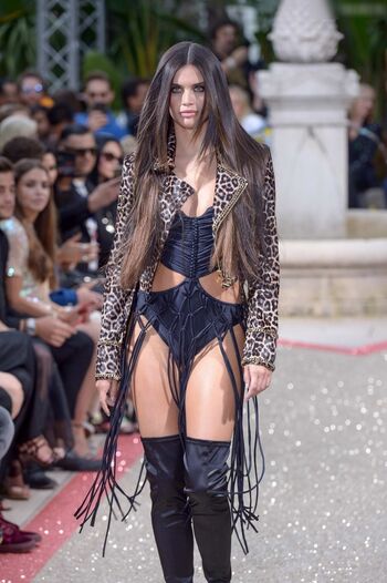 Sara sampaio image