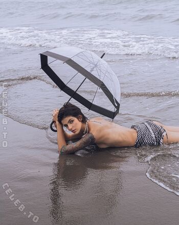 Sara velez image
