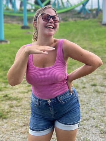 Sarah anderson image