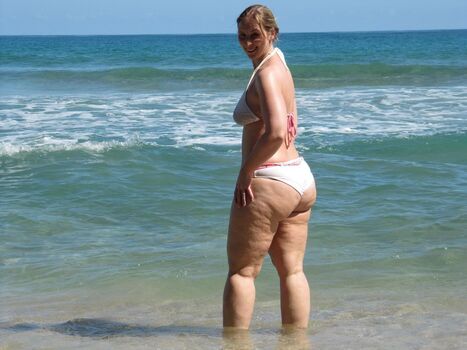 Sarah big butt image