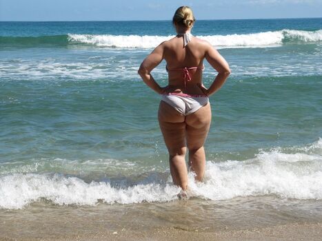 Sarah big butt image