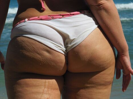 Sarah big butt image