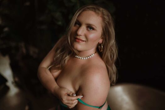 Sarah gold image