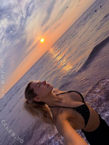 Sarah harrison image
