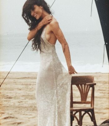 Sarah shahi image