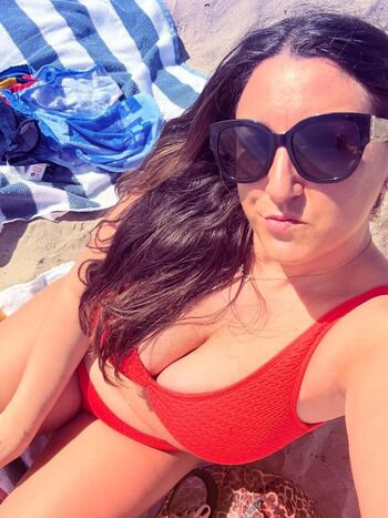 Sarahhevee image