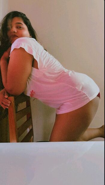 Saranya santhosh image