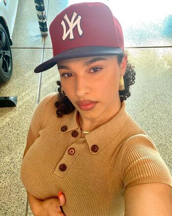 Sarina bree image