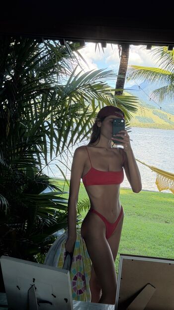 Sasha meneghel image