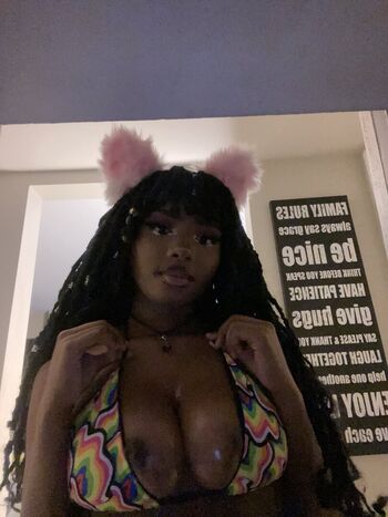 Sashasweetts image