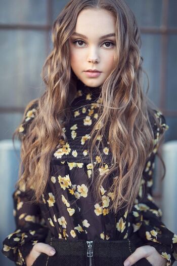 Savannah lee nassif image