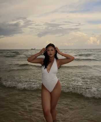 Savannah Xiong Hmong