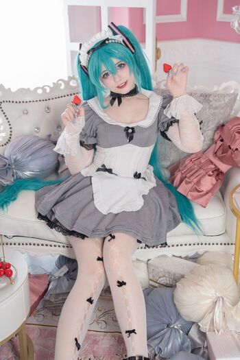 Saya scarlet page 6 image