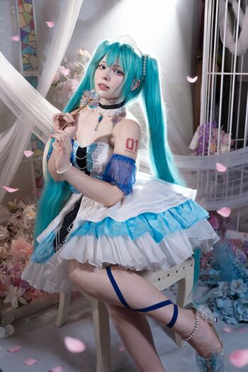 Saya scarlet page 4 image