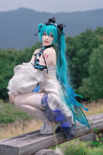 Saya scarlet image