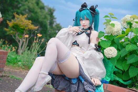Saya scarlet image
