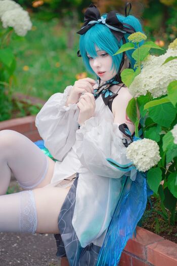 Saya scarlet image