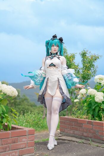 Saya scarlet image