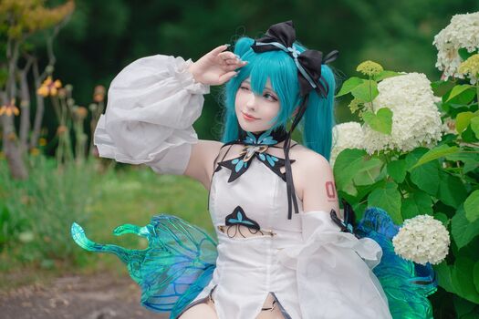 Saya scarlet image