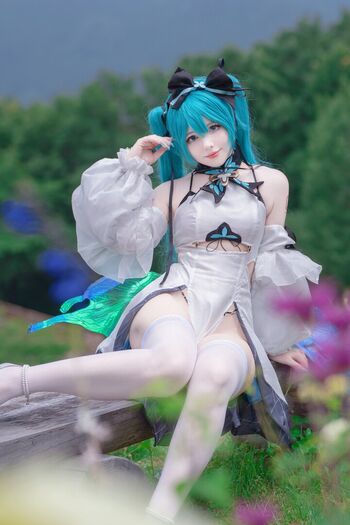 Saya scarlet image