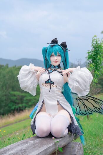 Saya scarlet image