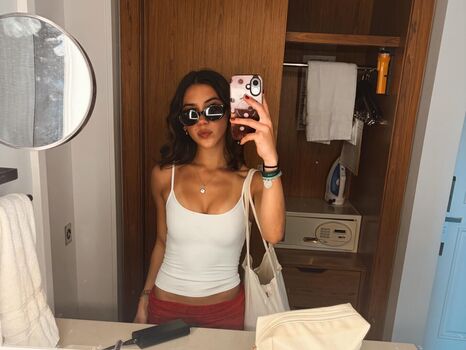 Scarlett estevez image