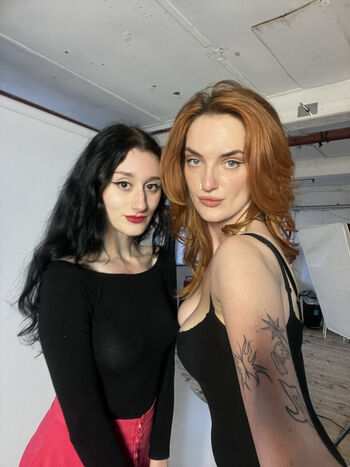 Scarlett poppy image