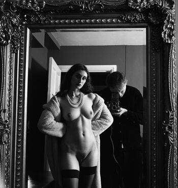 Scarlett poppy image