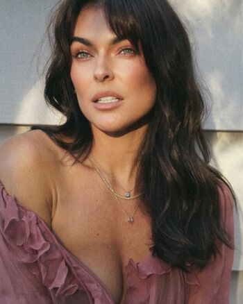 Serinda swan image