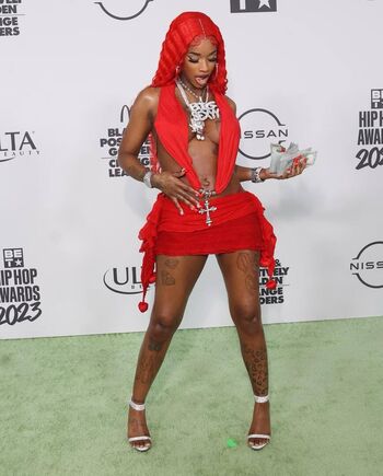 Sexxy red 1 image
