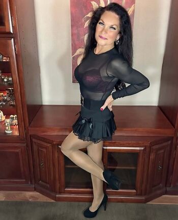 Sexy inthe country image