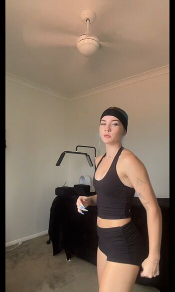 Shae evans yeetfeet image