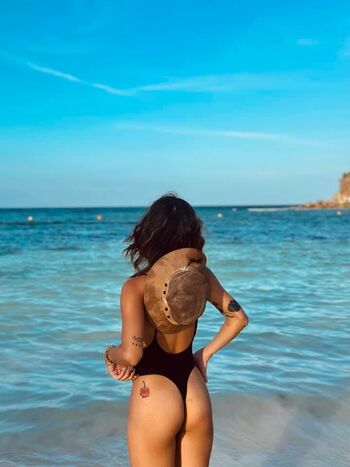 Shainna gayle de castro image