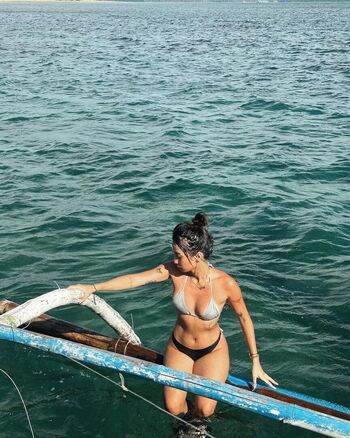 Shainna gayle de castro image