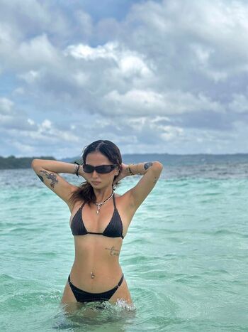 Shainna gayle de castro image