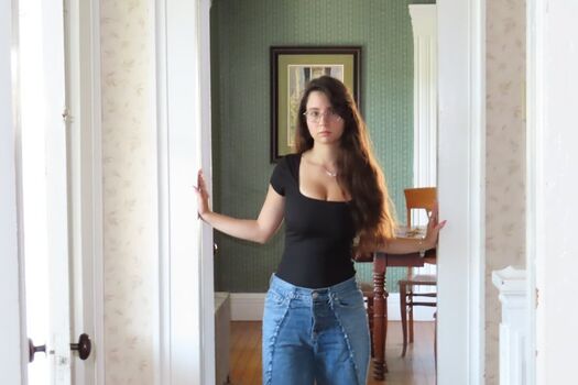 Shaked gigi image