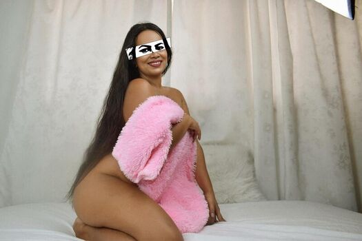 Shameless shalu image