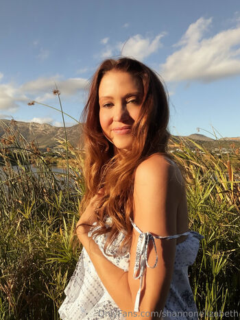 Shannon elizabeth page 3 image