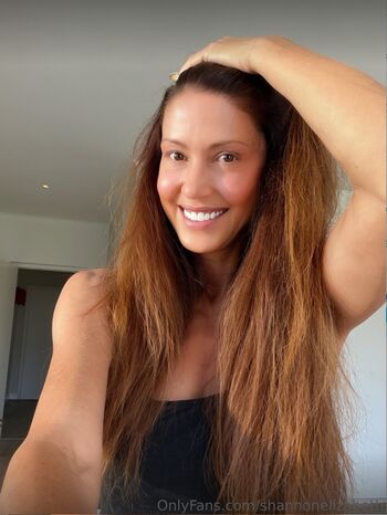 Shannon elizabeth page 2 image