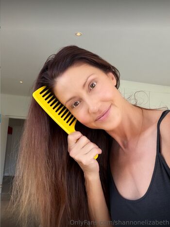 Shannon elizabeth page 2 image