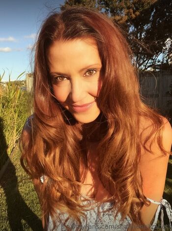 Shannon elizabeth page 2 image