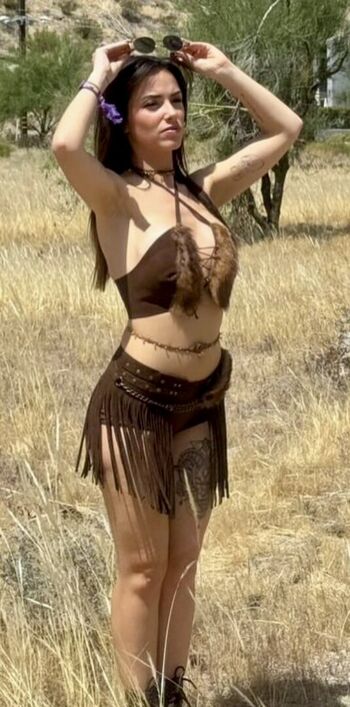 Shauna dewit page 3 image