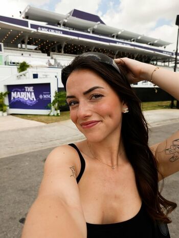 Shauna dewit page 3 image